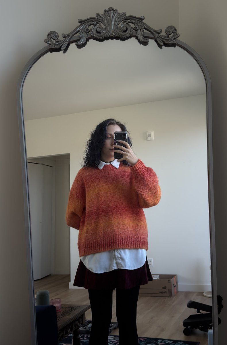 маякоська tweet media