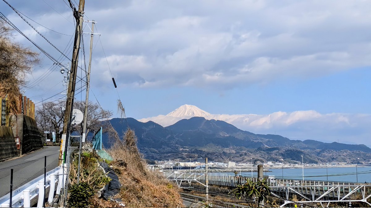 由比の街中から富士山🗻を撮影。
