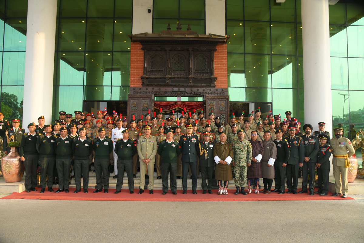 HQ_DG_NCC's tweet photo. Lt Gen Virendra Vats, YSM, SM, VSM, DG NCC, alongwith the NCC cadets paid a courtesy call on the Chief of Army Staff of the Nepal Army🇳🇵 during the India–Nepal Youth Exchange Programme. The interaction reaffirmed the enduring cultural, military, and people-to-people ties between the two nations. It also underscored the shared commitment to youth empowerment, deepening mutual understanding, and further strengthening the longstanding partnership between India and Nepal. 🇮🇳🤝🇳🇵
#NCCIndai #IndiaNepal #Youthexchangeprogram @SethSanjayMP @SpokespersonMoD @adgpi @indiannavy @IAF_MCC @vatsvirendra1