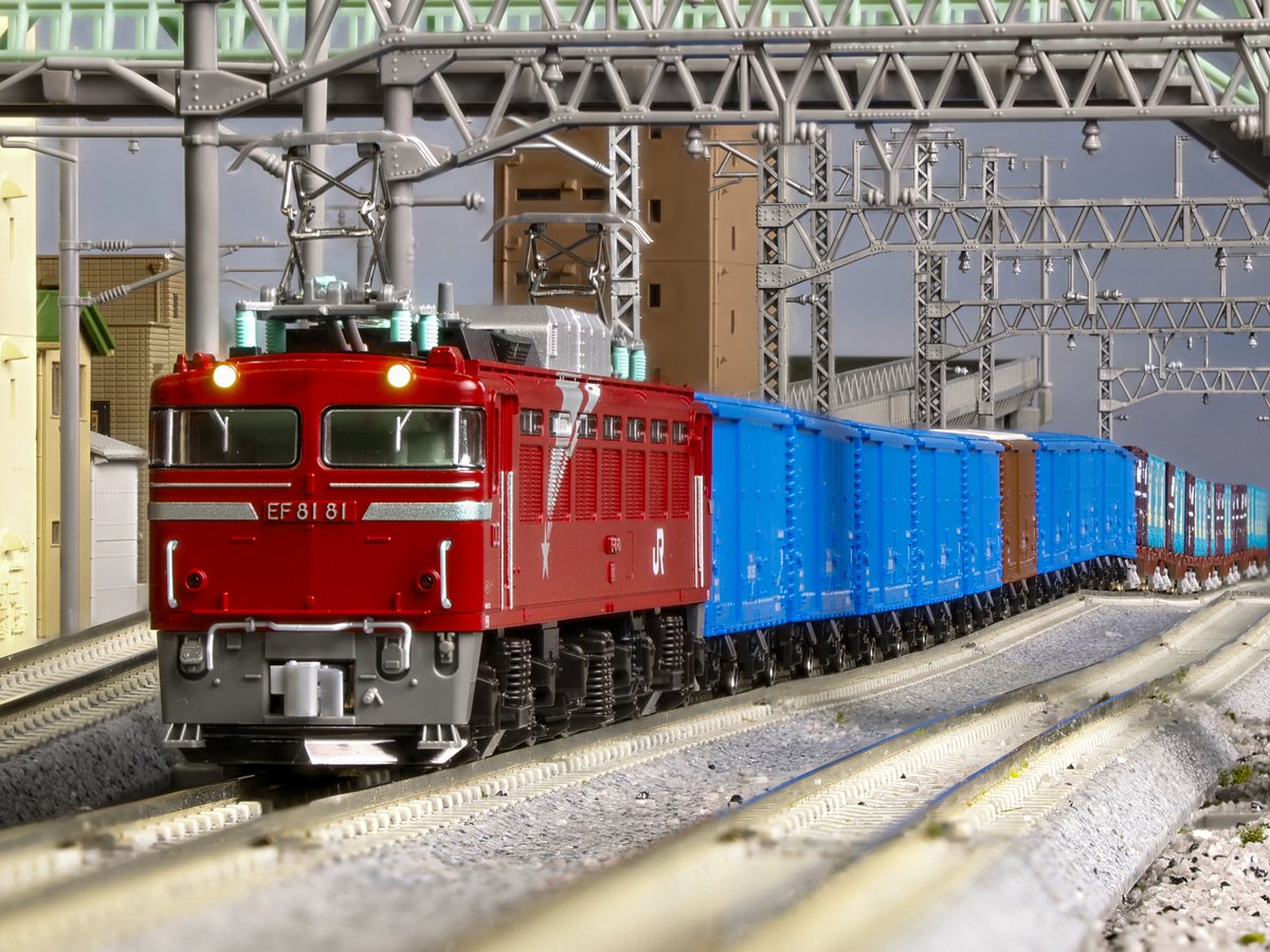 煌めく銀装飾】 EF81 81北斗星色が好評発売中です。北斗星色の赤2号＋