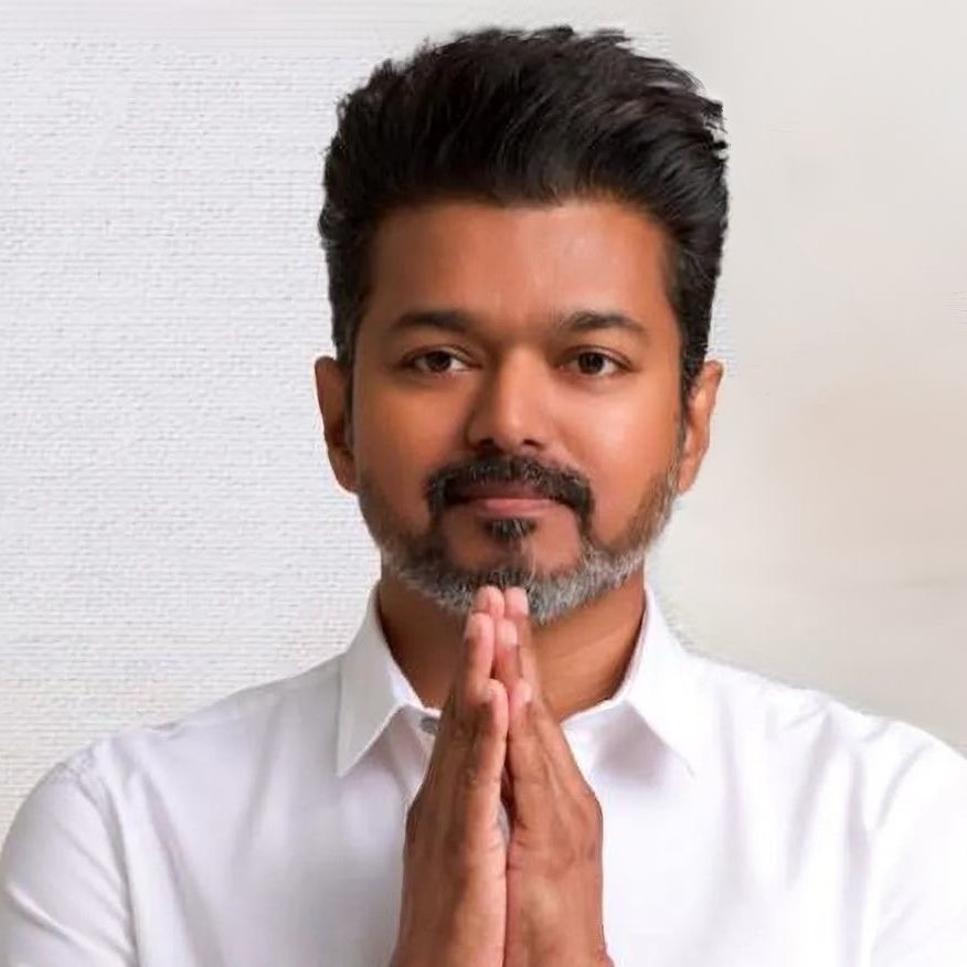 AsianBoxOffice's tweet photo. Who is Best Political Leader in India? 

🔄 @actorvijay   ♥️ @PawanKalyan https://t.co/KewhSQCFmA