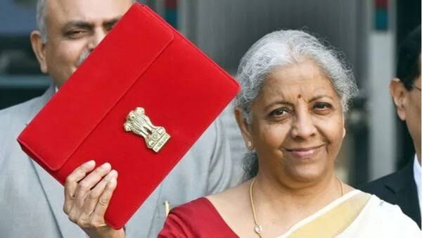 संसद में बजट 2026 का पहला चरण आज समाप्त होगा।

बजट सत्र में 28 जनवरी से आज तक लगभग 150 करोड़ रुपए खर्च हो चुके हैं,

लेकिन उसके बदले देश को मिला क्या-

1-राहुल गांधी जी को सदन में बोलने नहीं दिया जा रहा है
2-मोदी जी के ऊपर हमले का प्लान था
3-मोदी जी को महिला सांसद दांतों से काटने