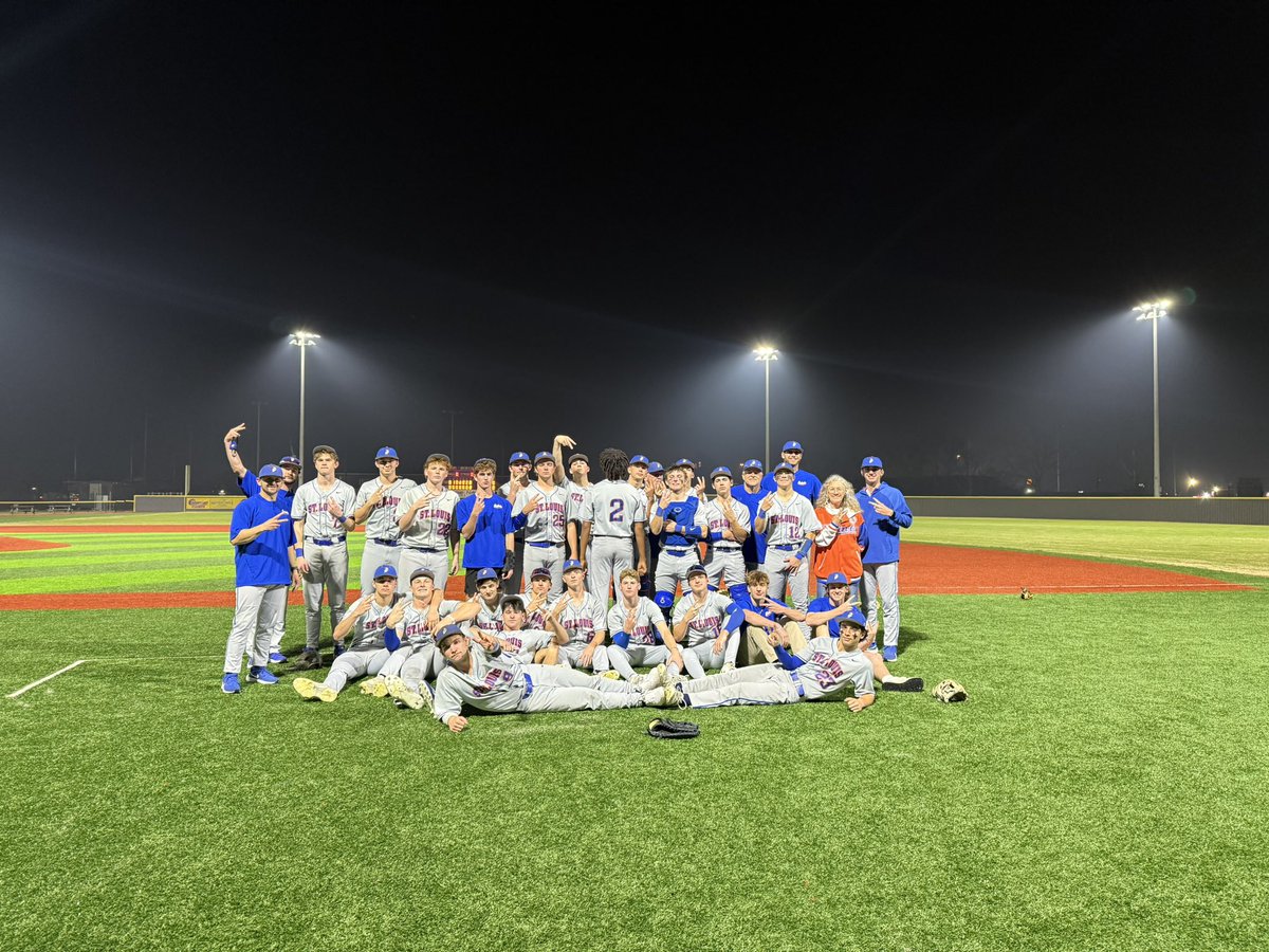 St. Louis Catholic Baseball tweet media