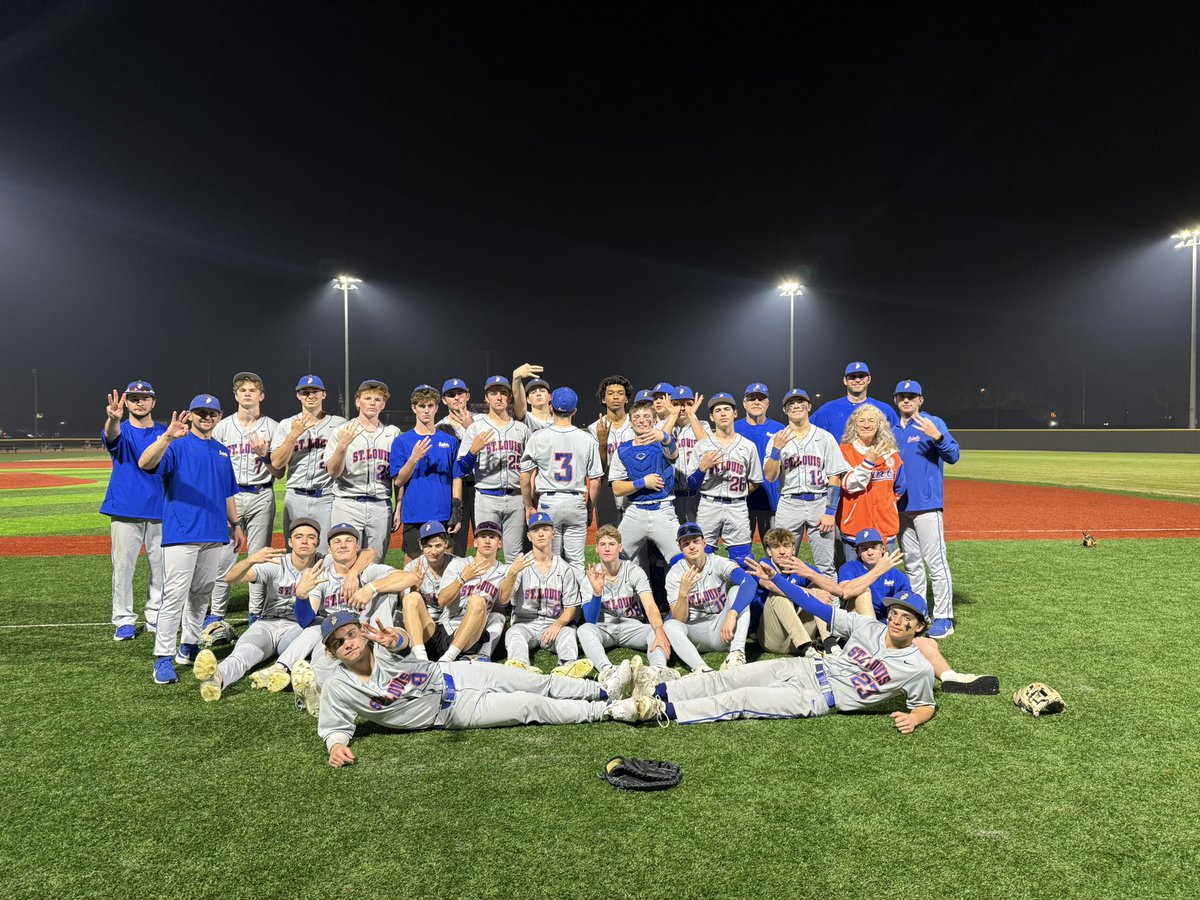 St. Louis Catholic Baseball tweet media