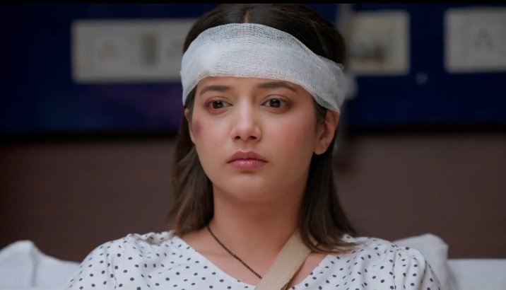 Abhira was called a bad mother, accused of not loving Maira, of choosing someone else over her own daughter… all kinds of hate thrown at her.
Par vo last tak ladhi apani beti ke liye, she loves maira more than anything else in the world.

#SamridhiiShukla #AbhiraSharma
#yrkkh