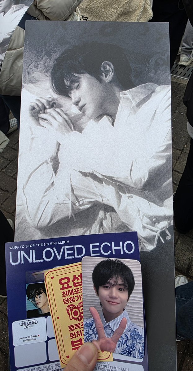 uyeonhi6's tweet photo. 나에게 이런 행운이..🥹💛
#하이라이트 #비스트 #양요섭
#UNLOVEDECHO #옅어져가
#뮤직뱅크 #사녹 #증명사진 https://t.co/OWN9istlaK