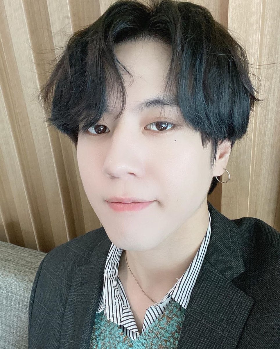 D-408 🌼

🧸💖💗 <a href="/yugyeom/">김유겸</a>