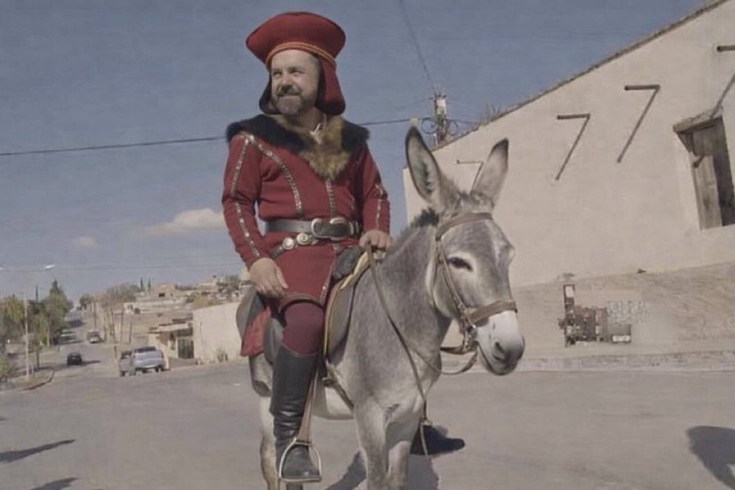 El cero votos ya no sabe qué inventar… para safarse de las acusaciones que apuntan a que ha estado haciendo campaña anticipada en la alcaldía Cuauhtémoc; culpa a la alcaldesa Alessandra  de ser la ejecutora de las pintas de 500 bardas donde se le hace promoción. Ni que tuviera