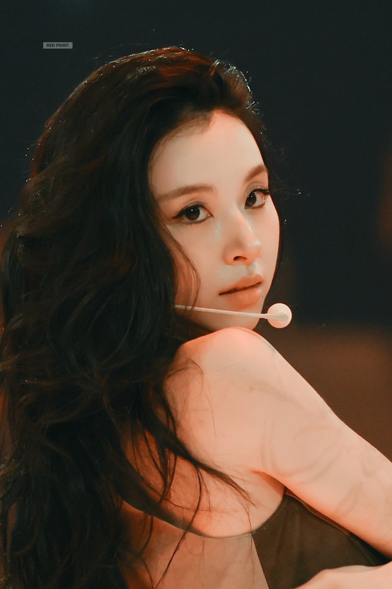 RED POINT💋. tweet media