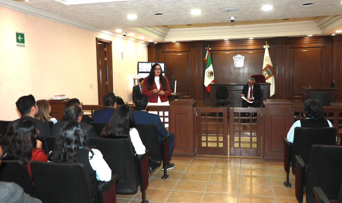 PJEdomex's tweet photo. Escuchar, dialogar y observar de cerca el trabajo cotidiano en los órganos jurisdiccionales es fundamental para garantizar un servicio de justicia más eficiente y cercano a la ciudadanía. 

La Magistrada Nancy Flores Mendoza y el Magistrado Alejandro Jaime Gómez Sánchez, integrantes del Tribunal de Disciplina Judicial, visitaron este jueves los Juzgados de Chalco, Ixtapaluca y Amecameca, en el Distrito Judicial de Chalco.  

En esta jornada de trabajo, sostuvieron un diálogo directo con el personal judicial para fortalecer la evaluación institucional.