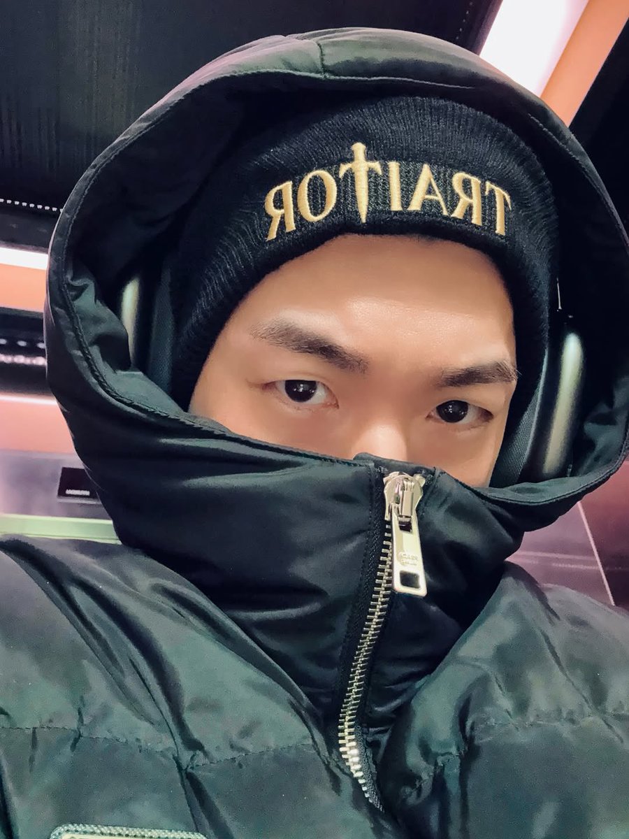 Dudeeeee, let me rest for 2s!! 😆🫶🏻🥰 Love ya~!!! <a href="/ericnamofficial/">Eric Nam (에릭남)</a> <a href="/TheTraitorsUS/">The Traitors US</a> <a href="/peacock/">Peacock</a> 

Cr. ericnam IG:
instagram.com/p/DUry8gYgcBM/

#EricNam #에릭남 #NamNation #TheTraitorsUS #TheManWithTheMagicEarsAndEyesIs19