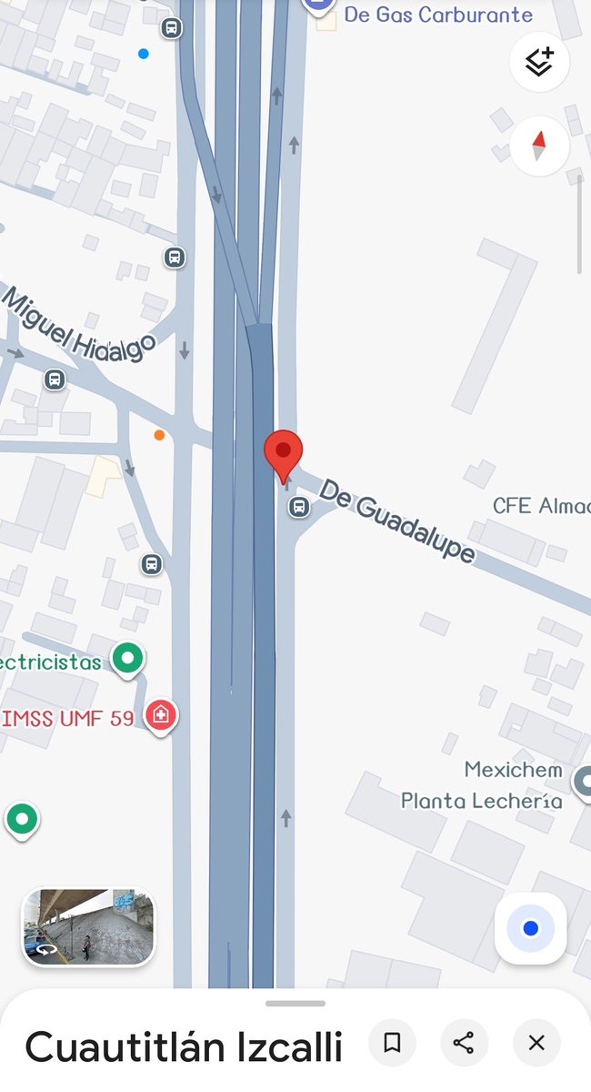 danielinfs's tweet photo. @PuntoMedioEdo Aquí está el verdadero problema del tráfico en la lateral de varios kilómetros de periférico. Ese semáforo es una calamidad y cero personal de vialidad para poner orden. https://t.co/bSI1cPAN8b