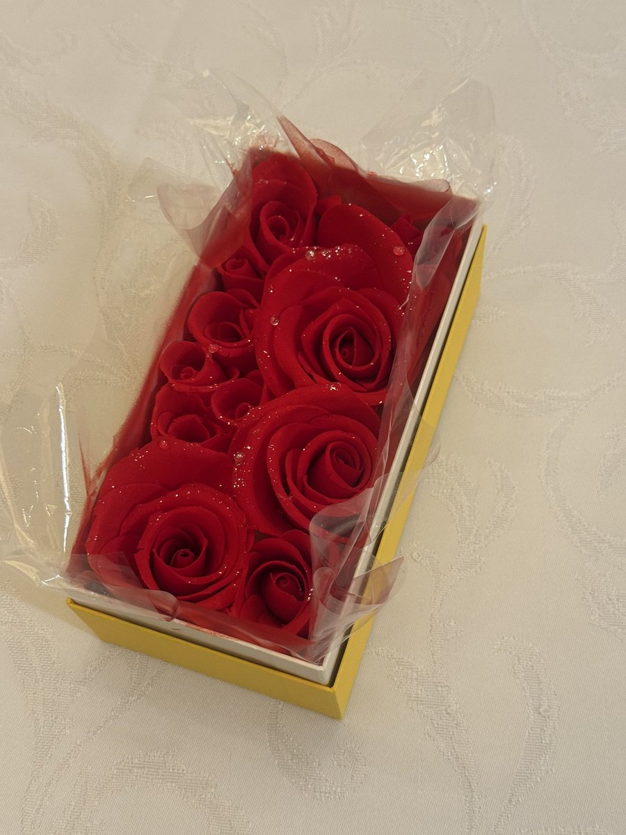 nakazuhir0's tweet photo. 牡蠣だけで限界なのに
バラのケーキも出しましょうってスタッフが…
北村匠海ファン怒りますよって💦
いや、怒らないだろ。
本当にやんの？？

#神業チャレンジ
#北村匠海 https://t.co/MzdXOxSm24