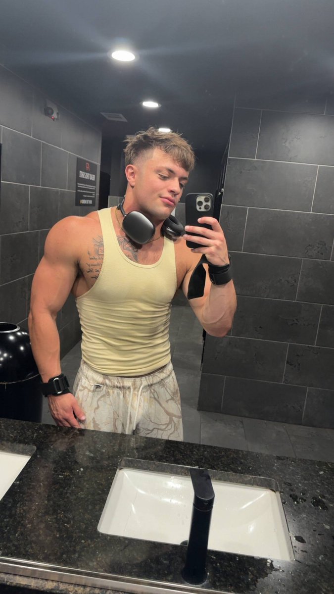 KristyMreh's tweet image. Describer me with one word (don't check comments)