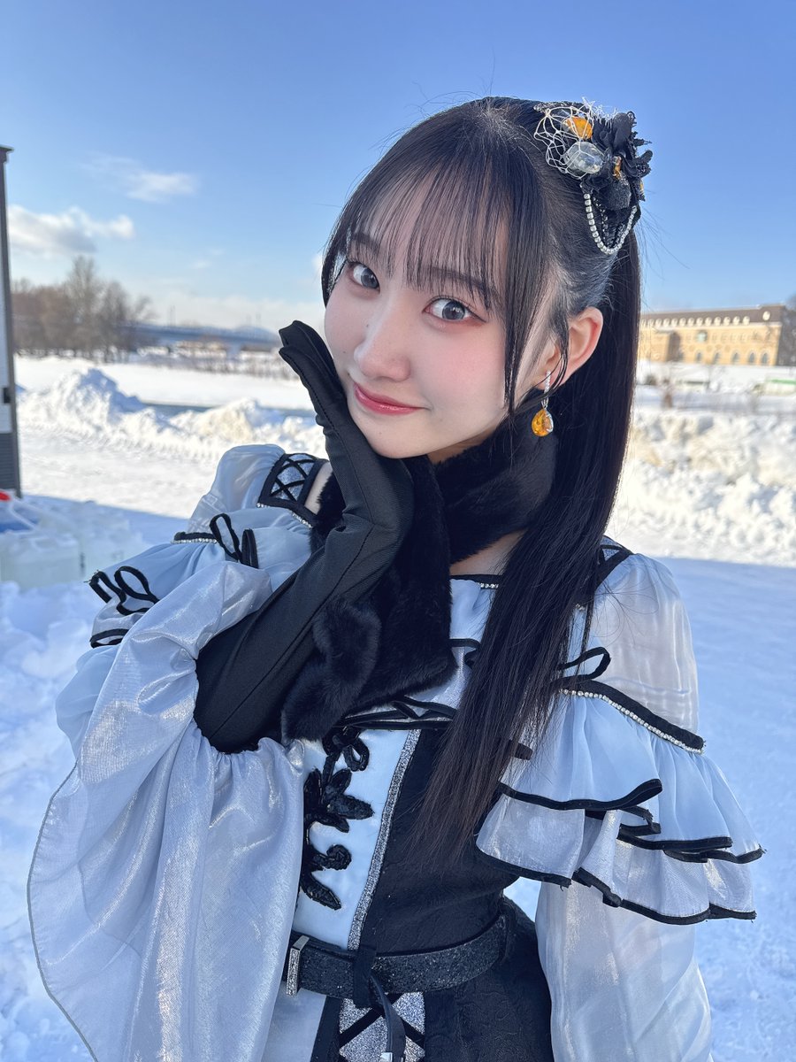 雪の中で撮影したチェキの受け付け、 今日の21時までだよ