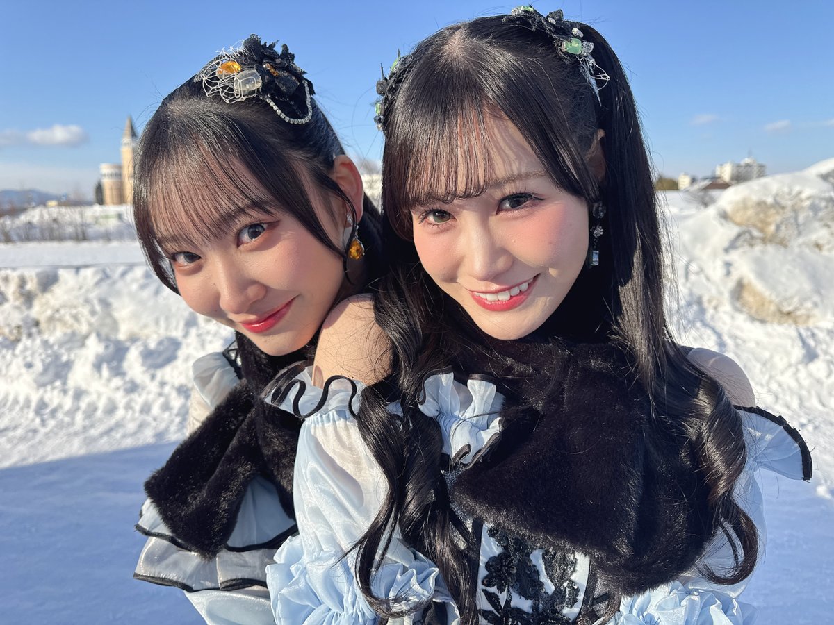 雪の中で撮影したチェキの受け付け、 今日の21時までだよ