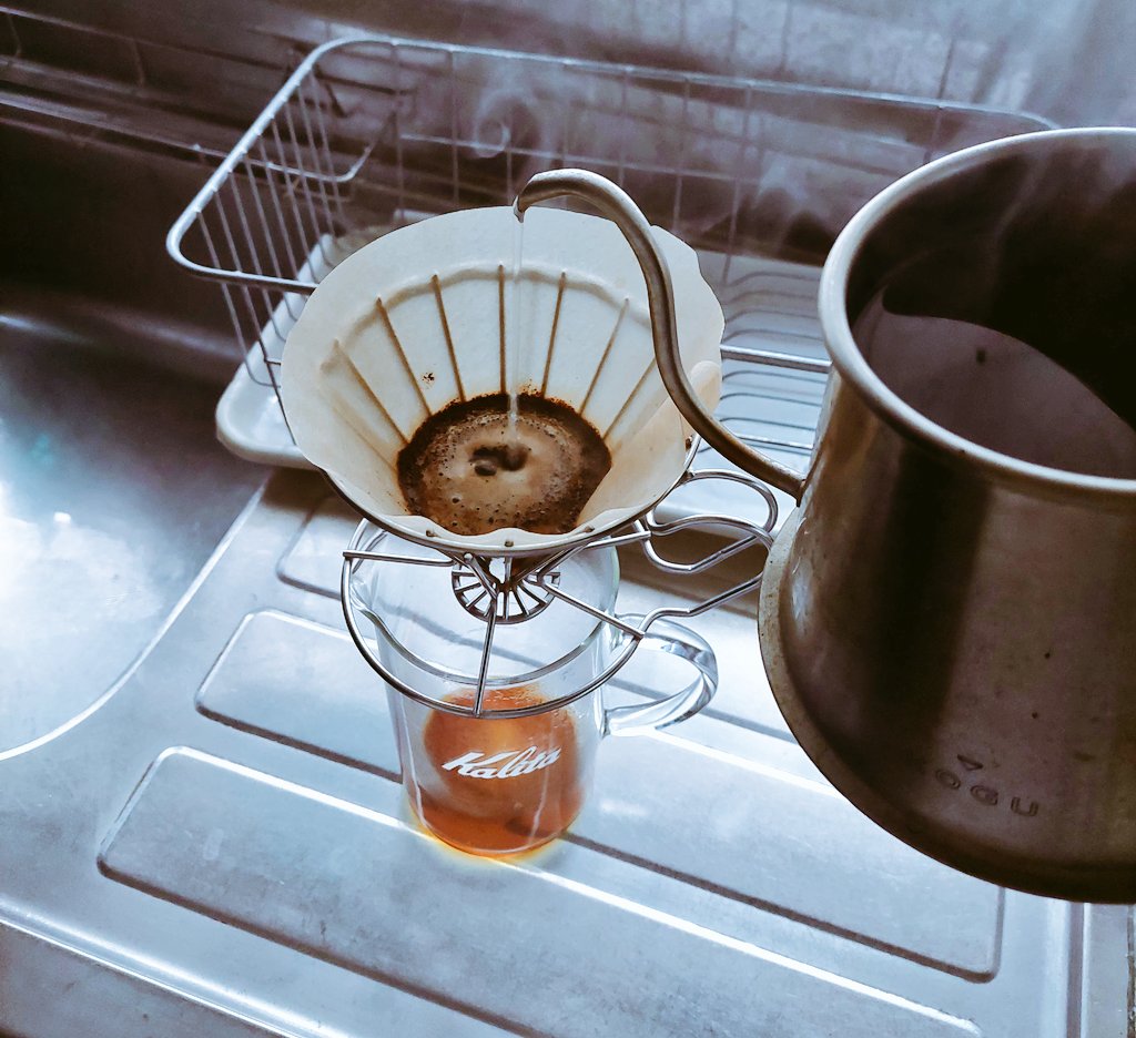 coffee_asagi's tweet photo. 今朝のコーヒーは、
台東区・谷中のFIVE COFFEEさん@fivecoffeesarのエルサルバドル。

これで飲み終わり。

#FIVECOFFEE
#COFFEE
#谷中
#コーヒー 
#エルサルバドル
#🇸🇻 https://t.co/bpdGj5OhY5