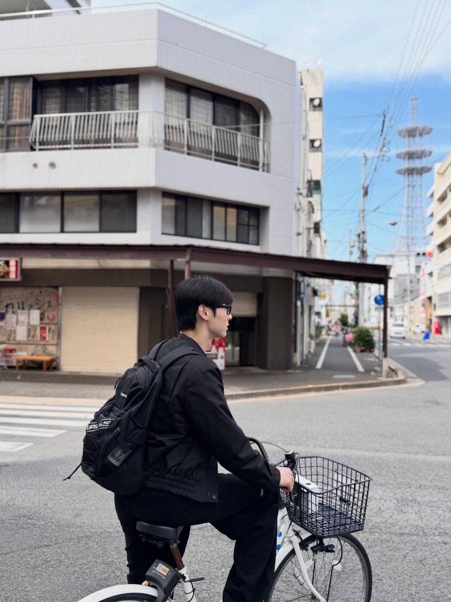 etcshown's tweet image. 진짜 너어어어어무 귀엽다,,,🧡 나도 황민현 친구할래ㅠㅠㅠ