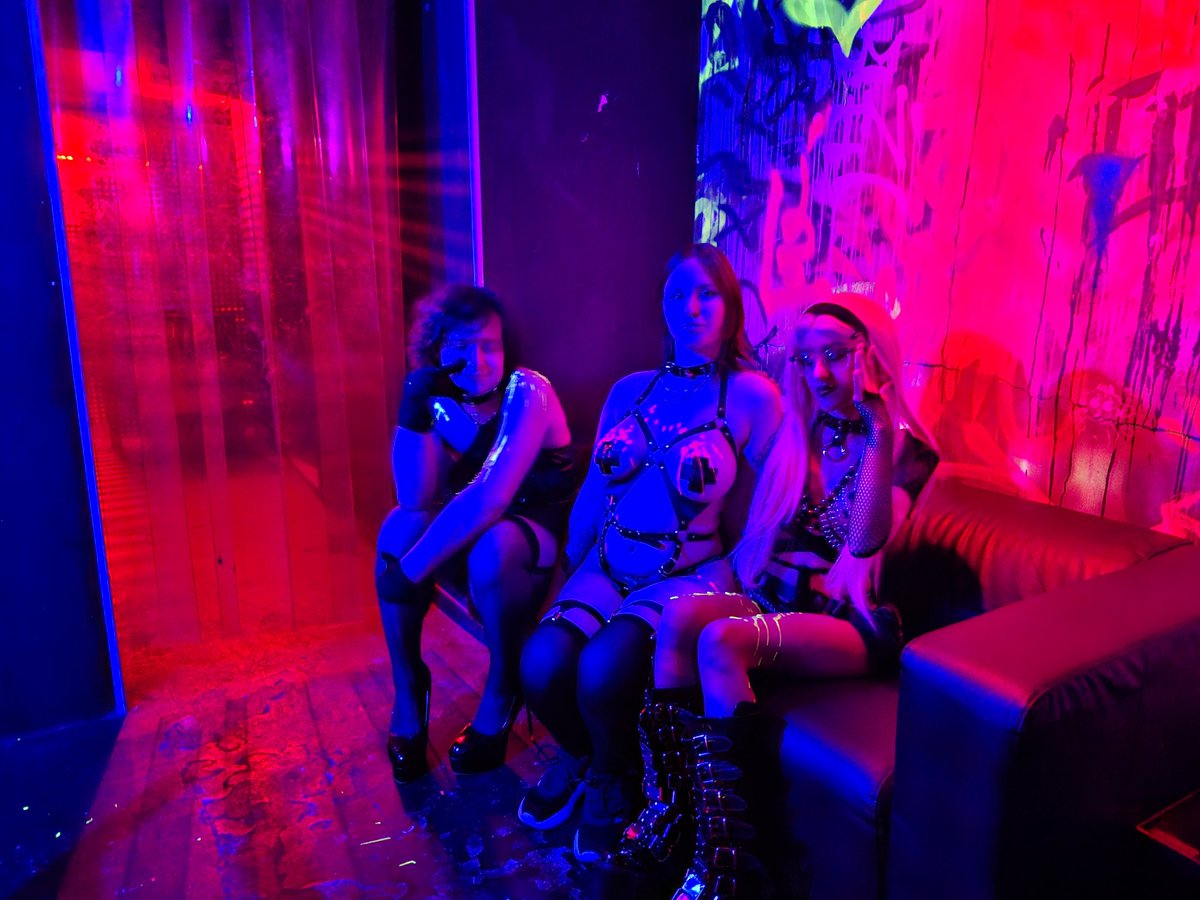 Carilonponyplay's tweet photo. Con las mejores compañías
#bdsmclub #inkclub #fetish https://t.co/KMWPU3zGQn