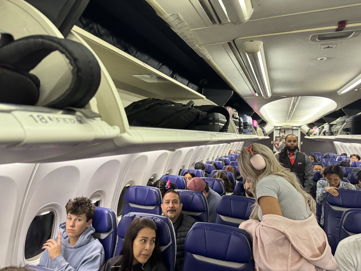 VetAdventurer's tweet photo. Seriously, @SouthwestAir? We were lit-er-a-ally FORCED to gate check our bags. The gate agent stopped boarding and refused to let anyone on until groups 7 and 8 went BACK to customer service and checked our small carry-ons. 1/2 https://t.co/JoqRUOp6f6