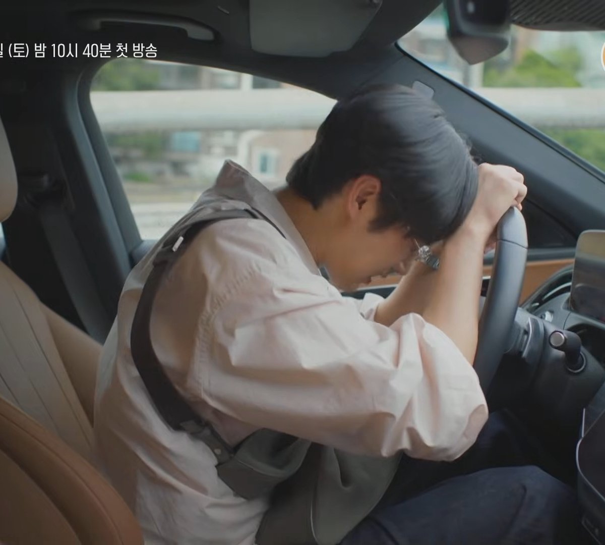 일단

비켜!!!!!!!!! 이 씨발새끼야! 좆같은 차 확 밀어버리기전에 이 씨발놈아 비키라고! 이 개새끼야! 씨발새끼가 뭐하는 새끼야? 이 개새끼가 좆까고 이 씨발놈이 확 뒤지고싶나 이 개새끼가

라고 하지않을것같아서 어느정도 안심함