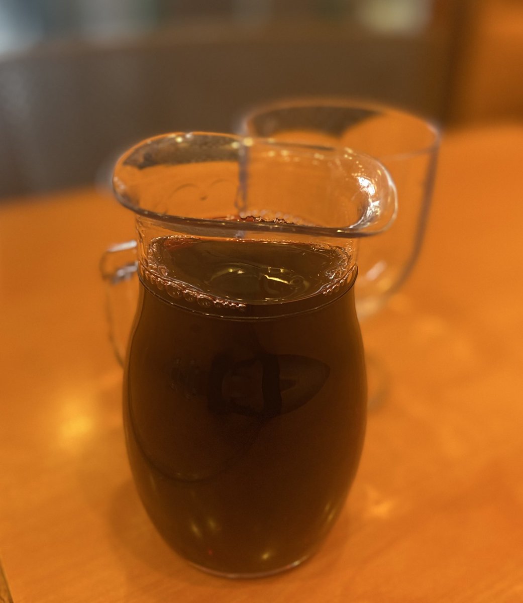 pilotwire's tweet image. サイゼで昼からワイン🍷
これで200円は安いよねー