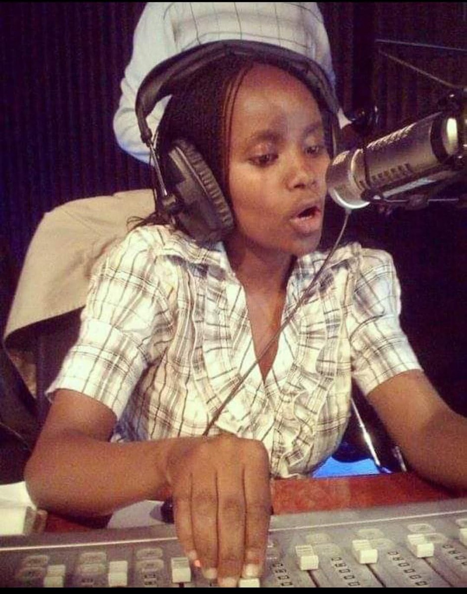 Ann Q-tee tweet media