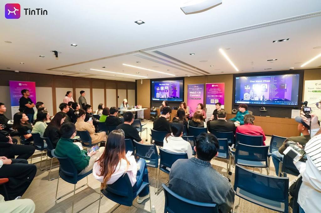 UXLINKofficial's tweet photo. Web3 × AI Connect | Hong Kong 🇭🇰 Successfully Concluded

On February 11, UXLINK successfully co-hosted "Web3 × AI Connect | Hong Kong" at Three Exchange Square, together with @OurTinTinLand， @zCloakNetwork, @swarms_corp.

During Consensus week, we chose a different approach — a high-quality, small-scale gathering focused on meaningful connections among builders and ecosystem partners.

As a Web3 social infrastructure, UXLINK continues to focus on one key question:

When AI Agents enter Web3,
how do they connect users, identities, and real social networks?

We believe:

The future of AI lies in agents embedded within social networks.
The future of Web3 lies in collaboration built on relationships and trust.

AI Agent × Social Graph × Onchain Identity
will become a core structure of the next phase.

#UXLINK #Web3 #AI #AIagent #ConsensusHongKong