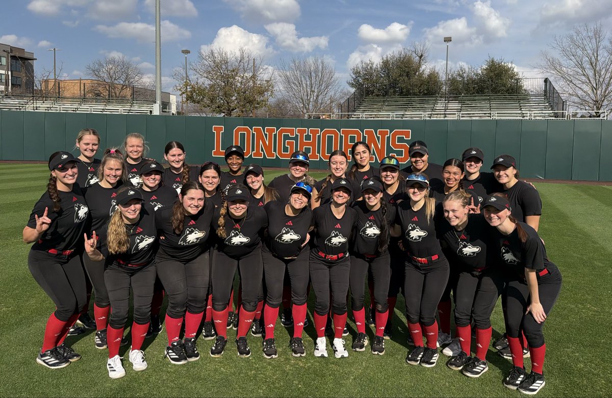 SBCoachG's tweet photo. We have arrived in Austin! Great day of practice at the University of Texas! Let’s Go!
@NIUSoftball #Sunisout https://t.co/9ihINNdo4Y