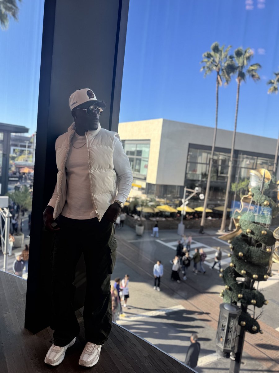 AlTheHawk's tweet image. 😎