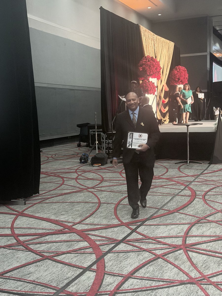 Mrs.L. Walker tweet media