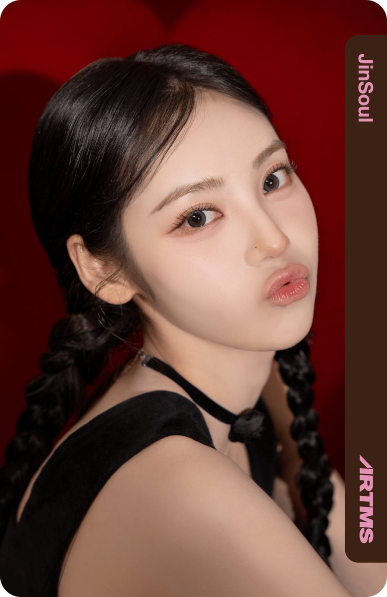 jinsoulpictures's tweet photo. valentine’s day jinsoul objekts https://t.co/61JZkIhieV