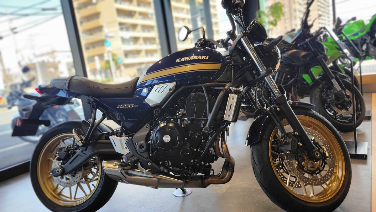 こんにちは、カワサキプラザ名古屋みなとです。 只今2026 Z650RS 展示