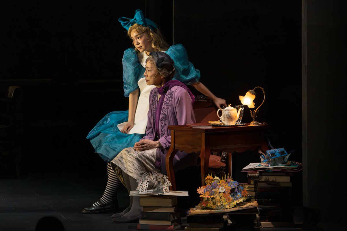 🕰 #ピーターとアリス 通信📚

本日は、14:30開演の1公演のみ🧚✨
🎟当日券販売もございます❣

🌿ロビー開場：13:45
🌿客席開場：14:00
🌿開演：14:30

🌷開演後は演出の都合上、客席へご案内できない時間帯がございます。あらかじめご了承ください。