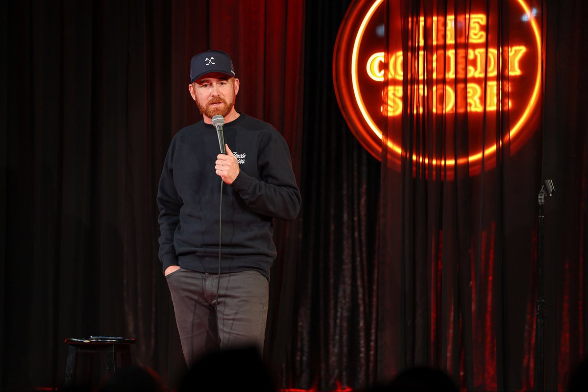 TheRobFlo's tweet photo. Some cool shots i took last night at the comedy store baby! https://t.co/BORJfcbtcA