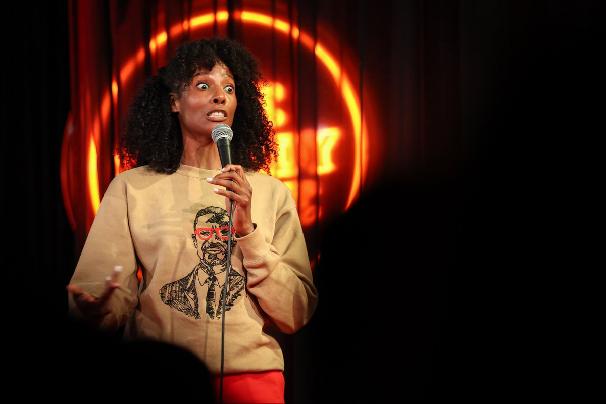TheRobFlo's tweet photo. Some cool shots i took last night at the comedy store baby! https://t.co/BORJfcbtcA