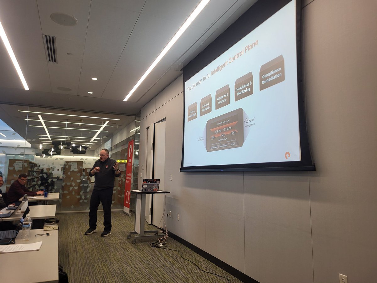 Minneapolis VMware User Group (VMUG) tweet media