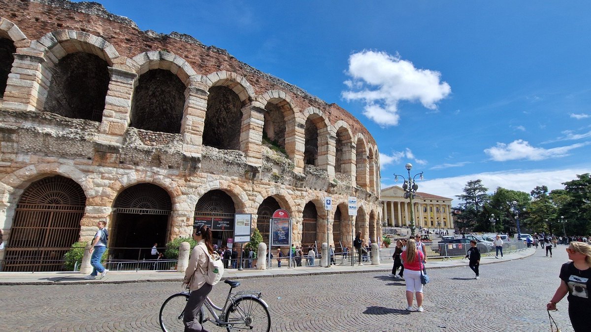 Italy plans loading… 🇮🇹✨

Morning espresso in Rome, sunset views in Florence, a private boat along the Amalfi Coast, and hidden trattorias only locals know. 🍝🍷

🌍AnemosTours.com, every detail is designed around you, seamless, curated, unforgettable.