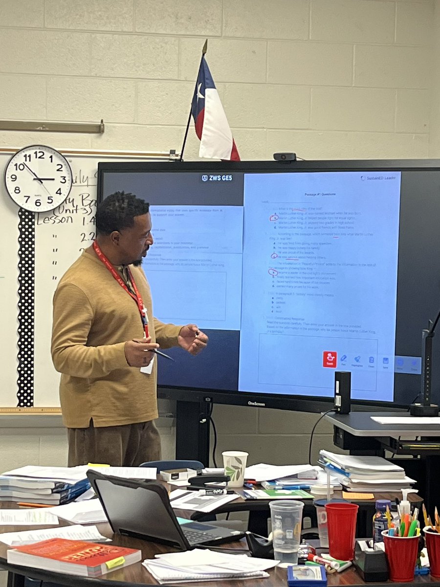 MerrifieldElem's tweet photo. It’s great to see teachers executing strategies that lead to student success. Way to go Merrifield! #ExplicitModeling https://t.co/IqP1JRObNJ