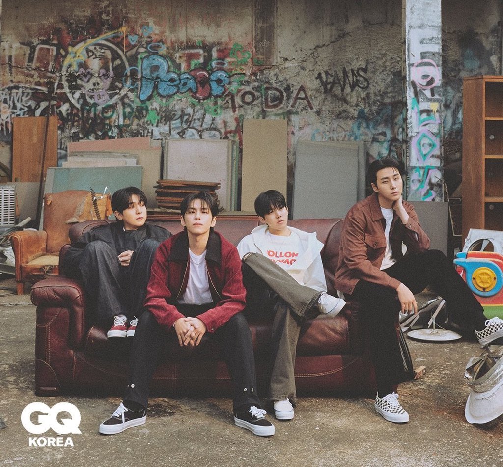 보고 배운게 형들 뿐이라

우리는 형제인데 왜 성이 달라? 다른 형제들은 성이 같대 하는 윥도옩보고 우리가 특별해서 그래 뽀뽀나 하자 하는 미친놈들 보고싶네요

뽀뽀도 다른 형제들 다 한다고 구라쳐놔서 하는거임 아직 뽀뽀까지는 모르나보네 걔들이랑 못놀게 해야겠다 생각하는 미친놈들 세명