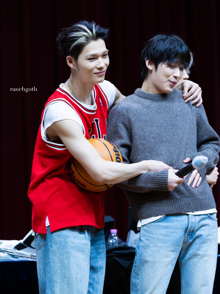 260212 m2u fansign

#NI_KI #니키 #ニキ #西村力
#SUNOO #선우 #sunki
#엔하이픈 #ENHYPEN