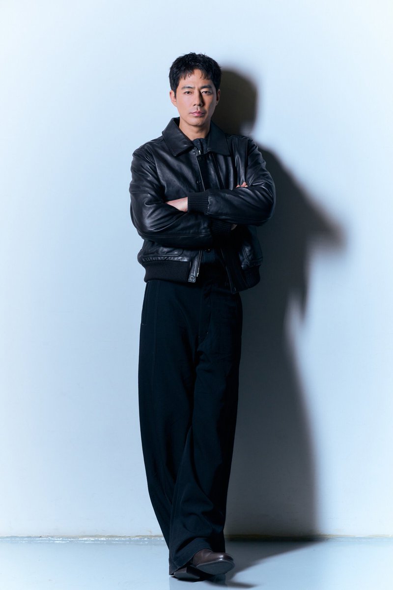 #ZoInSung: I'm open to both dramas and series. But these days, the "Kang Dong-gu Trio" (directors Ryu Seung-wan and Na Hong-jin, and writer Kang Full) are taking up my schedule. (Laughs) I've spent several years working on "Hope" and "Humint," and with "Moving 2," I think another