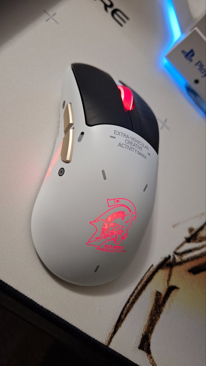 Progista's tweet photo. Arsenal update! #ROGxKojimaProductions @ASUS_ROG @Kojima_Hideo @HIDEO_KOJIMA_EN #KojimaProductions 😍💯❤️ https://t.co/PZg0lPWRpe
