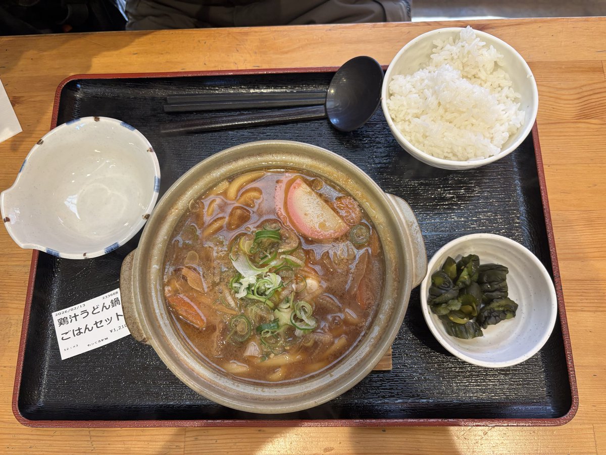 KSRbaka's tweet photo. 天気が良いので奥様とランチツーリング
結局よく行く『道の駅　もっくる』
前から気になってた『メスうなぎ丼定食　特大』と冬季限定『鶏汁うどん鍋　ごはんセット』を❣️
話題のメスうなぎは、脂ののりが凄くて柔ら���くて驚きの美味さ❣️
臭みが全く無くてリピート確定👍
＃ツーリング　＃ランチツー https://t.co/Hci0GKNRxN