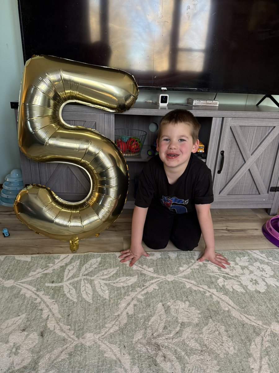 alisynmichele3's tweet photo. Happy 5th birthday to my main squeeze 🥲 https://t.co/LJ7DnZN7nW