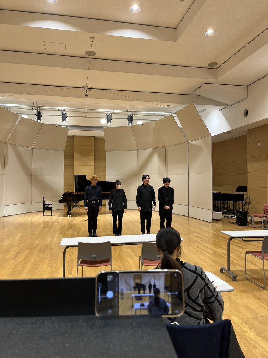 HBG_Percussion's tweet photo. こんにちは！！
打楽器みんな無事に後期試験、卒業研究発表1.2を終えました！

そしてなんと！
４年生の若林先輩が優秀者に選出され、卒業演奏会への出場が決まりました！
おめでとう㊗️
そしてお疲れ様でした！ https://t.co/76VQvmEFxa