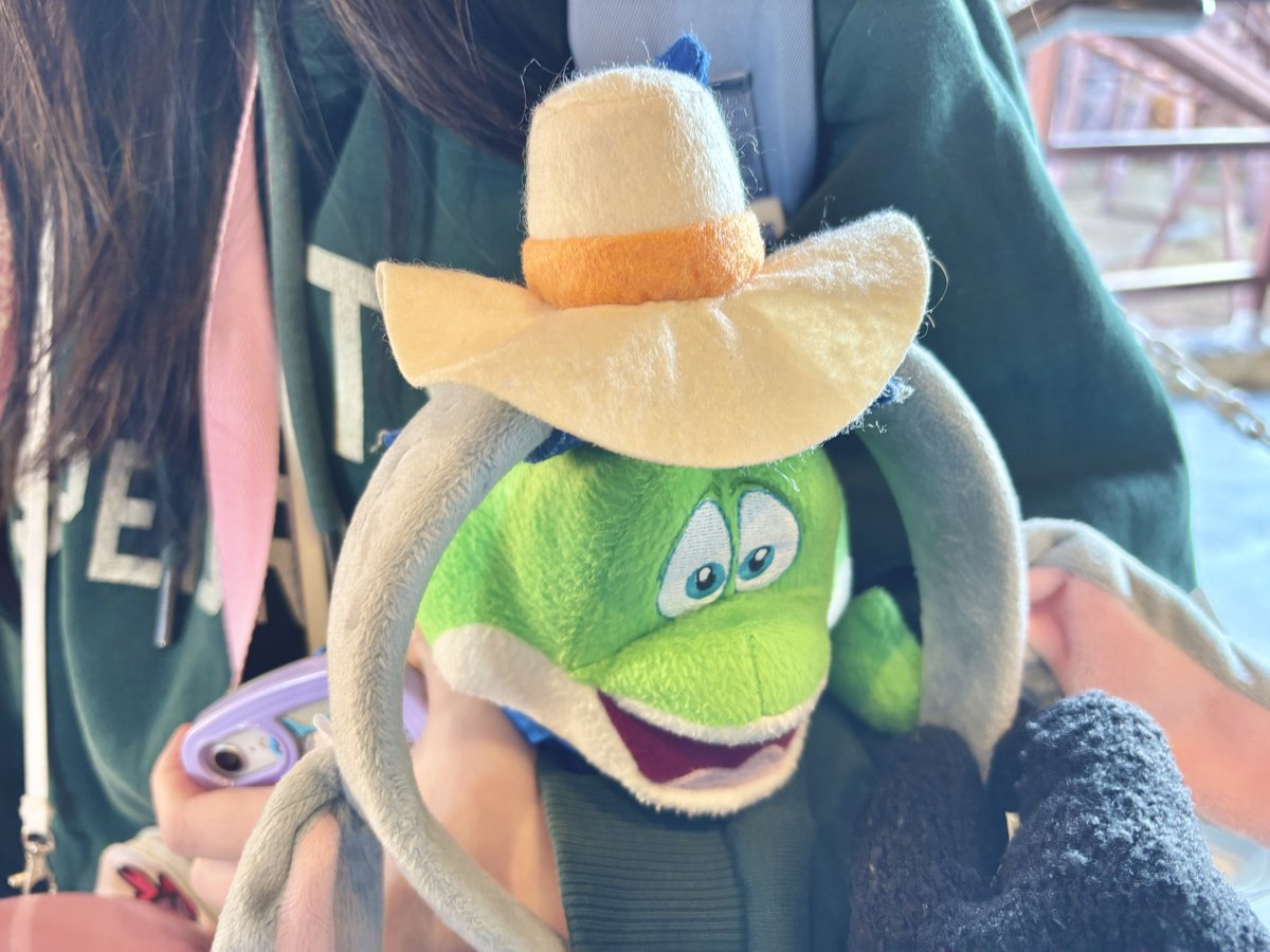 Kzs_05's tweet photo. カザPに可愛がられているフリオさんコレクション https://t.co/YP46lFL5Mz