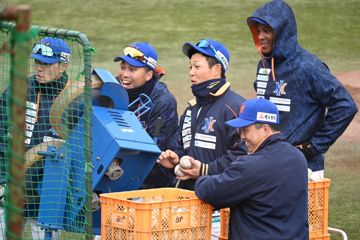 オイシックスの明日の練習試合の帯同メンバーってまだ発表ないの