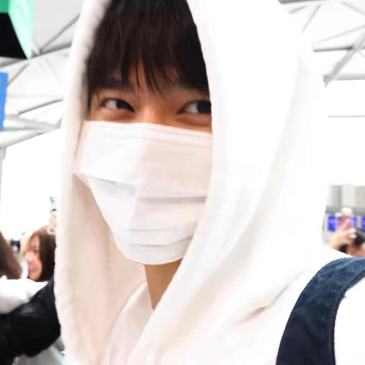 เอากล่องจุ่มหมีเนยมั้ย

โอ๊ะ เอา~