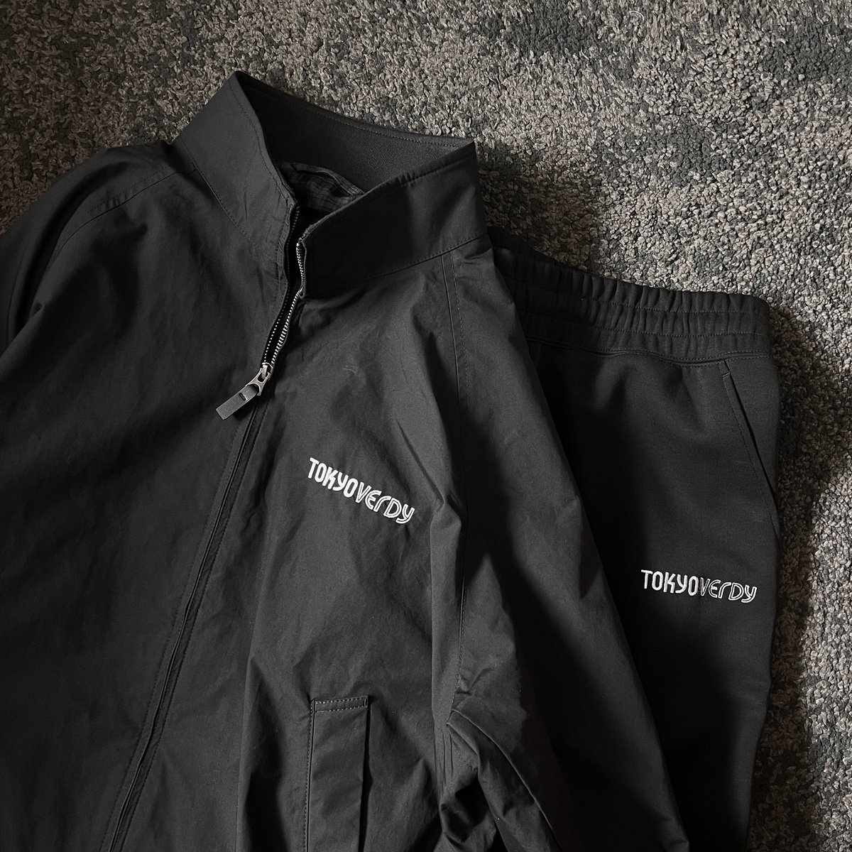 kengomaeda22's tweet image. ユニクロ × Jリーグ
今シーズンの観戦移動着はこれで✔️

#JリーグUT部 
#Jリーグユニクロ刺繍部
#verdy #ヴェルディ